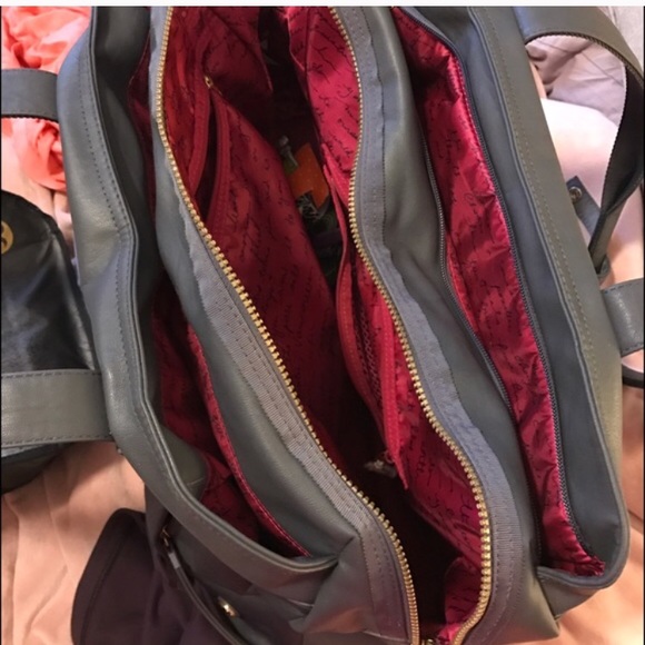 Excellent condition Lululemon bag - Picture 2 of 3